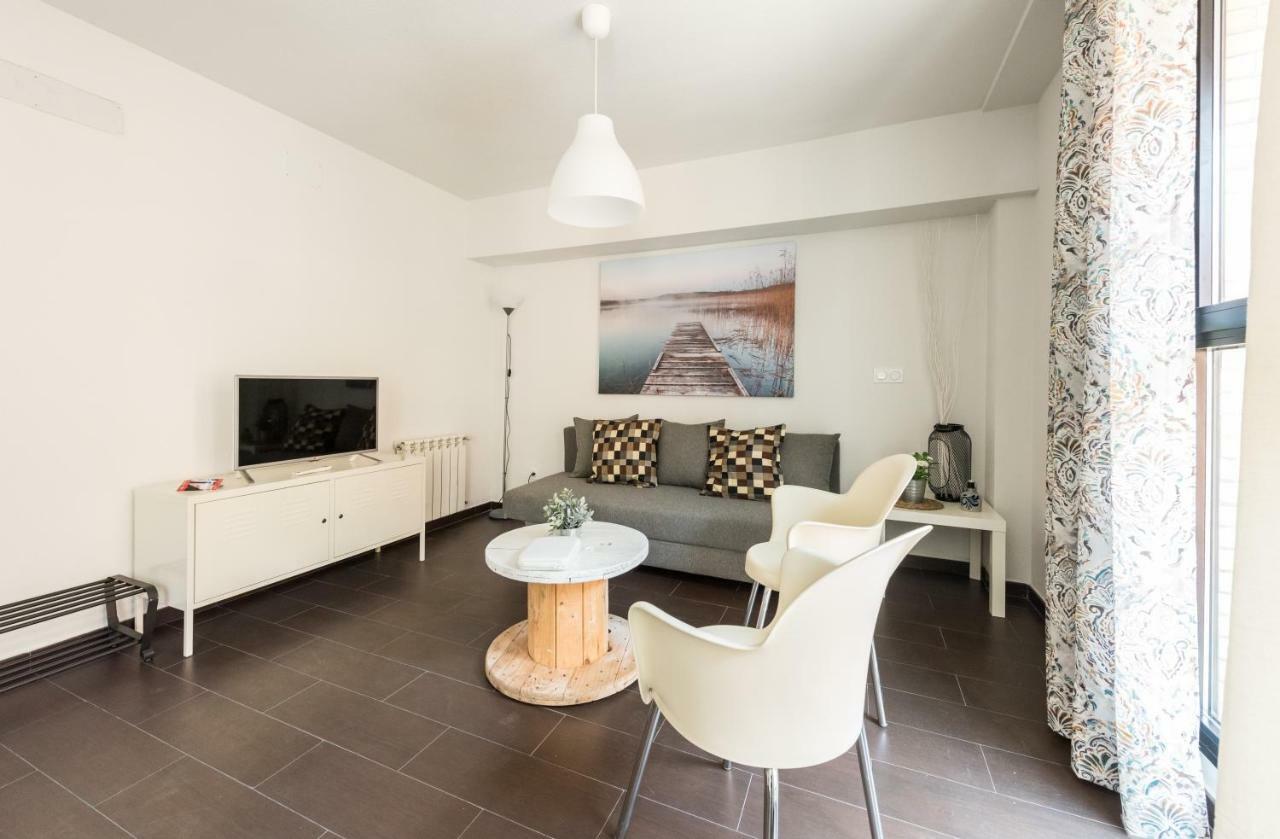 2 Habitaciones Apartamento Temporada En Lucero Madrid Exteriör bild