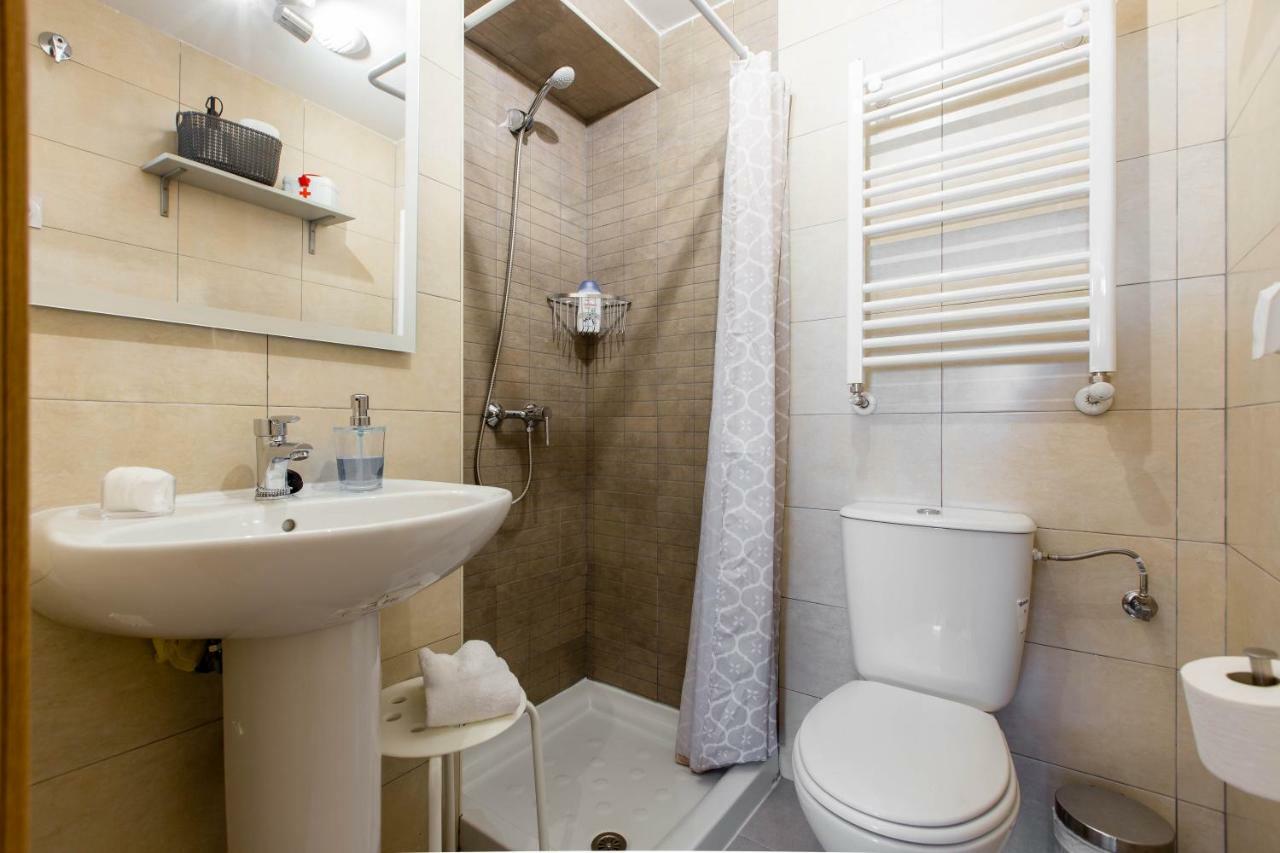 2 Habitaciones Apartamento Temporada En Lucero Madrid Exteriör bild